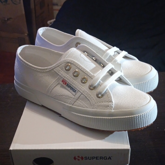 Superga Classic White & Pale Gold Girls 5.5 Boys 4Y New With Box - Picture 3 of 7